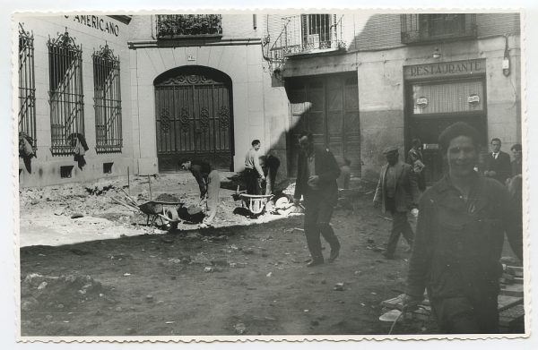 MMH-499-Obras de urbanización en la calle Nueva_1961 - Fot Flores