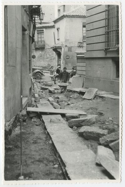 MMH-502-Obras de urbanización en la calle Nueva_1961 - Fot Flores