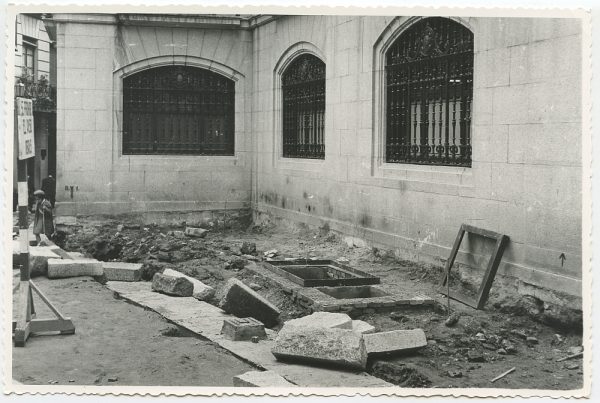 MMH-504-Obras de urbanización en la calle de las Cadenas_1961 - Fot Flores