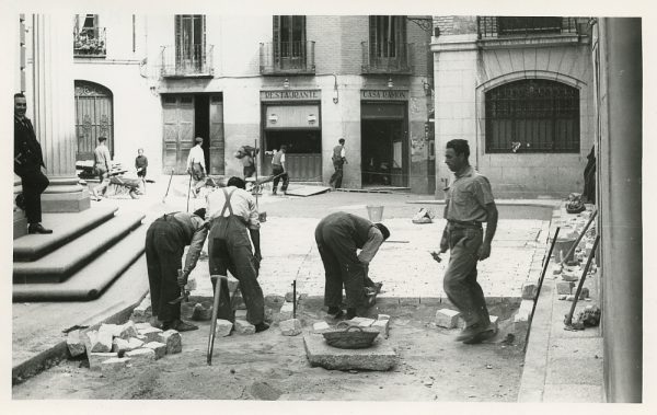 MMH-516-Obras de urbanización en la calle Nueva_1961 - Fot Flores