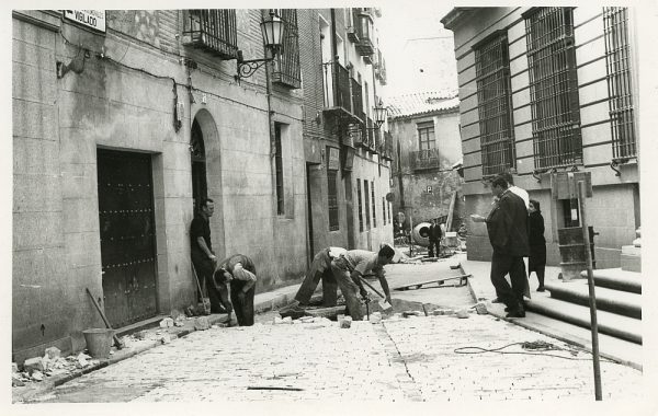 MMH-517-Obras de urbanización en la calle Nueva_1961 - Fot Flores