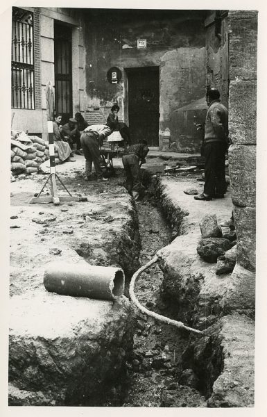 MMH-521-Obras de urbanización en la calle de las Cadenas_1961 - Fot Flores