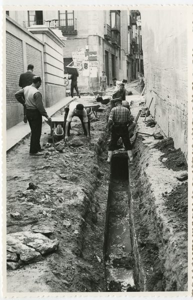 MMH-523-Obras de urbanización en la calle de las Cadenas_1961 - Fot Flores
