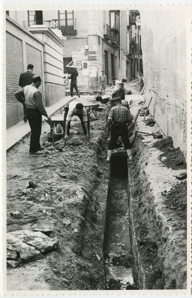 MMH-523-Obras de urbanización en la calle de las Cadenas_1961 - Fot Flores