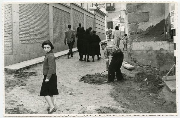 MMH-525-Obras de urbanización en la calle de las Cadenas_1961 - Fot Flores