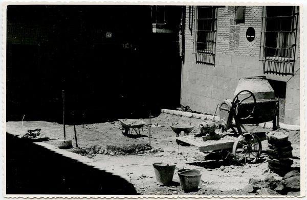 MMH-528-Obras de urbanización en la plaza de San Nicolás_1961 - Fot Flores