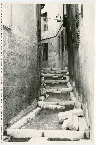 MMH-537-Obras de urbanización en el callejón de Menores_1961 - Fot Flores