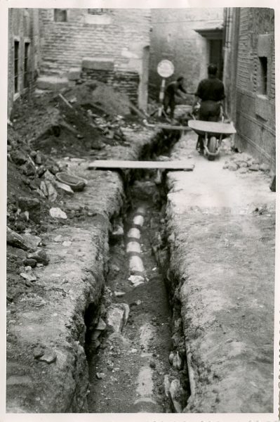 MMH-542-Obras de urbanización en la calle de Aljibes_1962 - Fot Flores