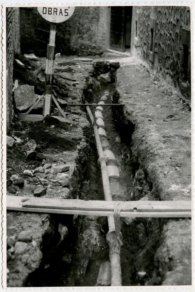 MMH-544-Obras de urbanización en la calle de Aljibes_1962 - Fot Flores