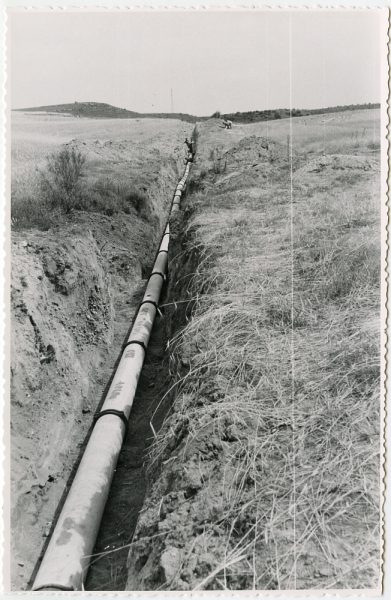 MMH-565-Obras de abastecimiento de agua en paraje desconocido_ca 1963 - Fot Flores