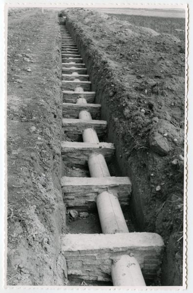 MMH-577-Obras de abastecimiento de agua en paraje desconocido_ca 1963 - Fot Flores