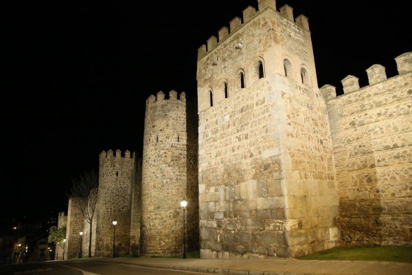 04_iluminacion_murallas