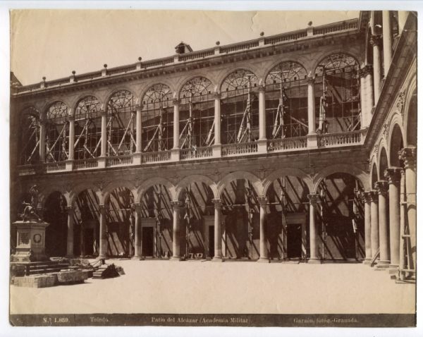 1859 - Toledo. Patio del Alcázar (Academia Militar)