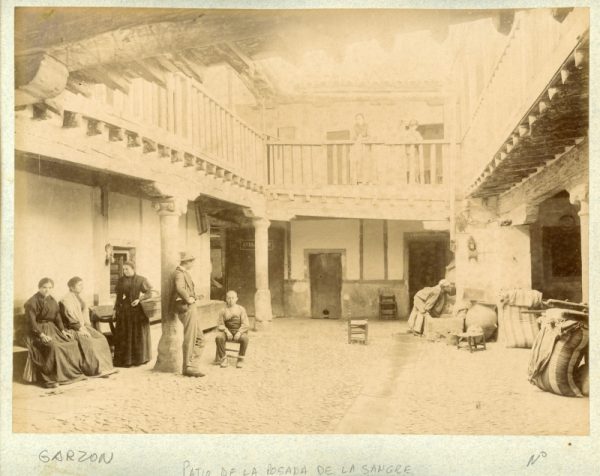 1865 - Toledo. Patio de la Posada de la Sangre