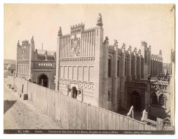 1879 - Toledo. Claustro de San Juan de los Reyes. Escuela de artes y oficios