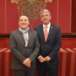 l Ayuntamiento recibe la visita del embajador de Cuba en España