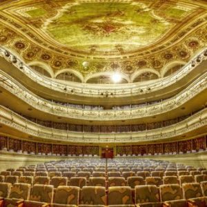 n izado de bandera, la lectura de la Carta Magna y actuaciones escolares para celebrar el 40 aniversario de la Constitución