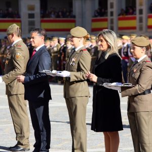 ilagros Tolón participa en el acto de la Academia de Infantería por el Día de la Inmaculada al que asistieron 4.000 personas