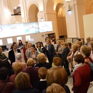 oledo recibe a un grupo de 150 mujeres del municipio madrileño de Brunete con motivo del 8M