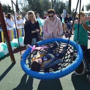 l Ayuntamiento respalda la actividad de Aspaym y asiste a la apertura del nuevo parque infantil inclusivo del Hospital Nacional de Parapléjicos