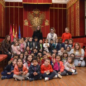 lumnos y alumnas del ‘Jaime de Foxá’ visitan el Ayuntamiento con ‘Toledo Educa’