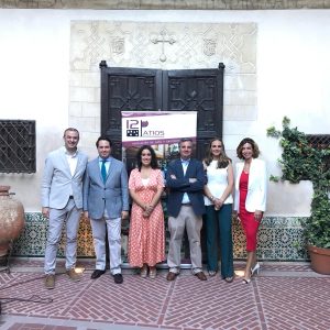 l Ayuntamiento destaca la recuperación de los patios como “lugar de encuentro” en la presentación de la asociación ‘12 Patios’