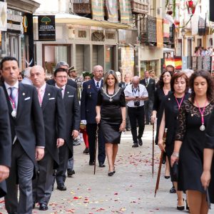 a alcaldesa Toledo encabeza la representación municipal en la Misa y Procesión del Corpus Christi