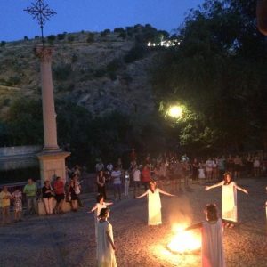 oledo celebra la Noche de San Juan con un espectáculo de rituales mágicos en el Casco y ‘La Hoguera de los Cuentos’ en el Polígono