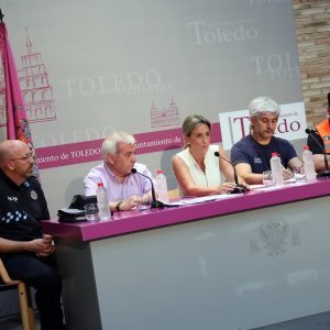 a alcaldesa resalta la coordinación de los servicios de emergencia y las administraciones en la extinción del incendio de Montesión