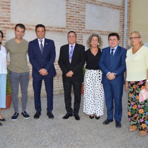 l Ayuntamiento respalda las actividades de las fiestas culturales del barrio de Azucaica