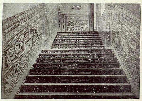 034_TRA-1920-149-Tramo de escalera de la Casa de Cisneros del Ayuntamiento de Madrid, obra de Ruiz de Luna