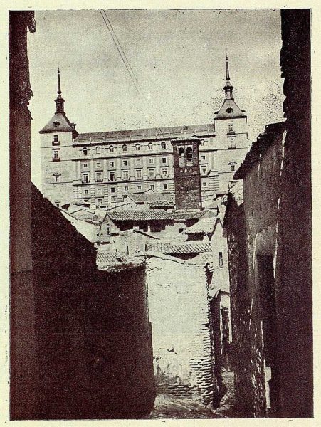 035_TRA-1926-227-Calle de San Miguel, vista del Alcázar-Foto Gálvez