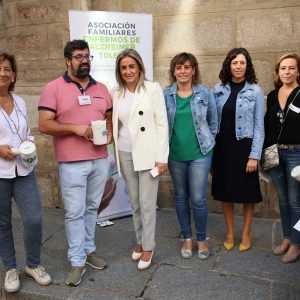 a alcaldesa respalda la recaudación de fondos para la Asociación de Familiares de Enfermos de Alzheimer (AFA Toledo)