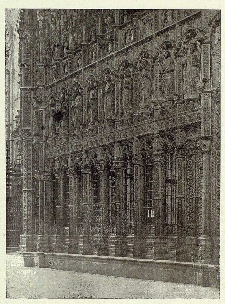 075_TRA-1925-223-Catedral, exterior de la Capilla Mayor-02