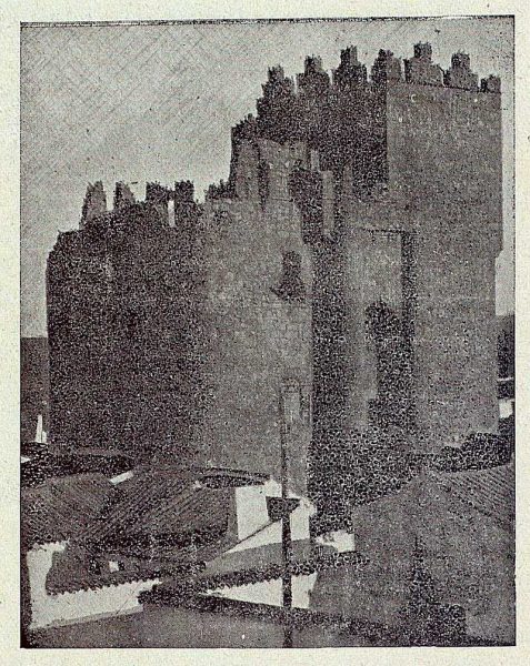 108_TRA-1920-139-Castillo de Manzaneque-Foto Román