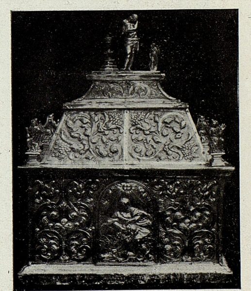 141_TRA-1926-238 - Congreso Eucarístico Nacional, exposición, urna de plata repujada, Pastrana