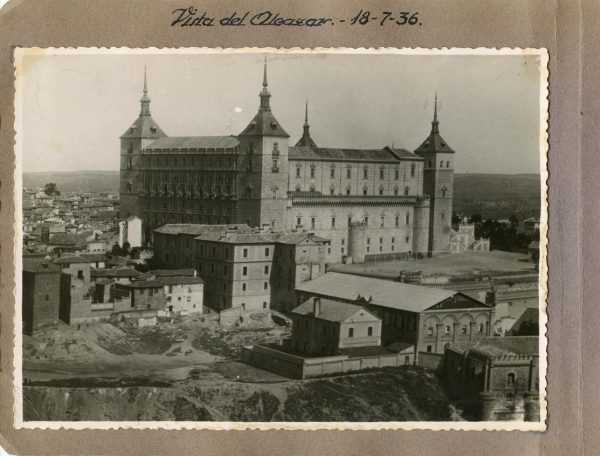 Año 1936-07-18 - Vista del Alcázar