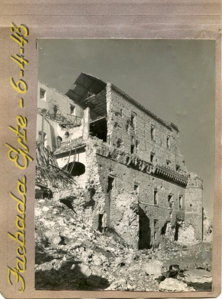 Año 1943-04-06 - Desescombro Fachada Este_6