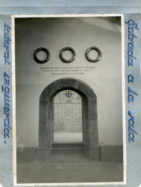Año 1944-09-29 - Cripta_07 - Entrada a la sala lateral izquierda