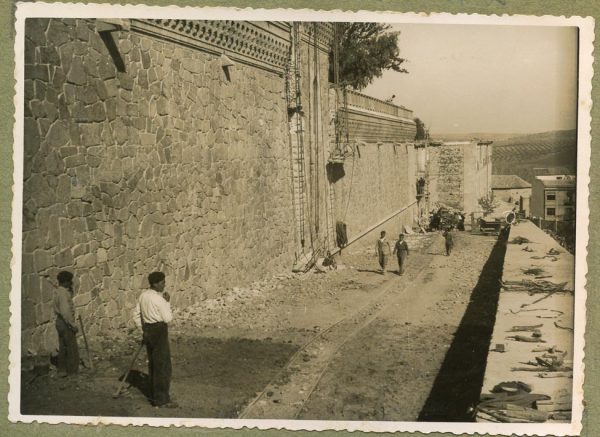 Año 1944-10-10 - Camino del muro almenado_2
