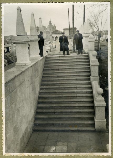 Año 1944-12-13 - Escalera fachada Norte_2