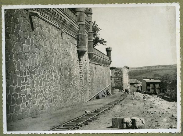 Año 1945-08-28 - Camino del muro almenado_1