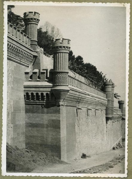 Año 1945-08-28 - Camino del muro almenado_3