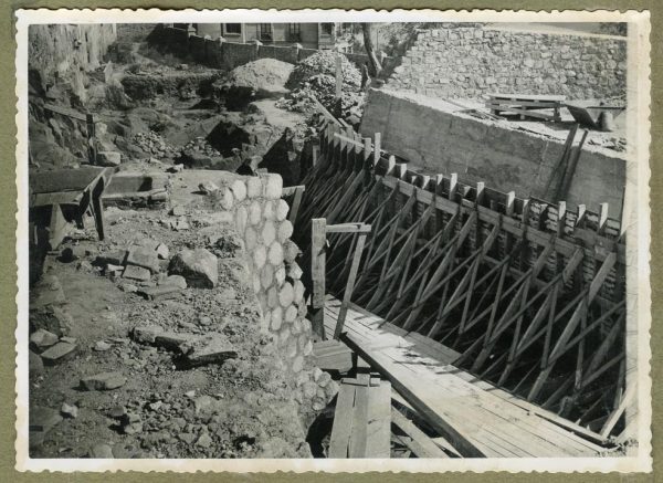 Año 1945-08-28 - Paso superior e inferior de la explanada del picadero_1