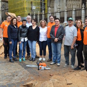 inco artistas de carácter internacional demuestran su destreza en la escultura con motosierra en una jornada con apoyo municipal