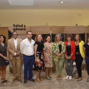 l Gobierno local respalda la exposición de la ONG Farmamundi sobre las desigualdades de las mujeres en el acceso a la salud