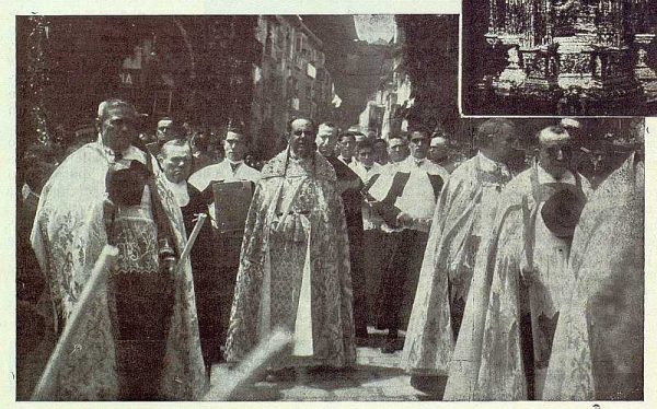 TRA-1923-195 - Procesión del Corpus, la procesión - Foto Rodríguez