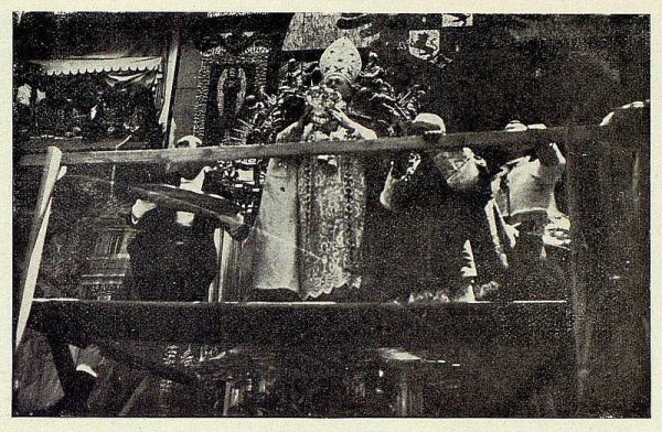 TRA-1926-232 - Coronación de la Virgen del Sagrario, el Nuncio coronando a la Virgen