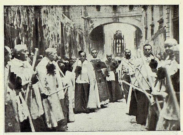 TRA-1926-238 - Congreso Eucarístico Nacional, procesión