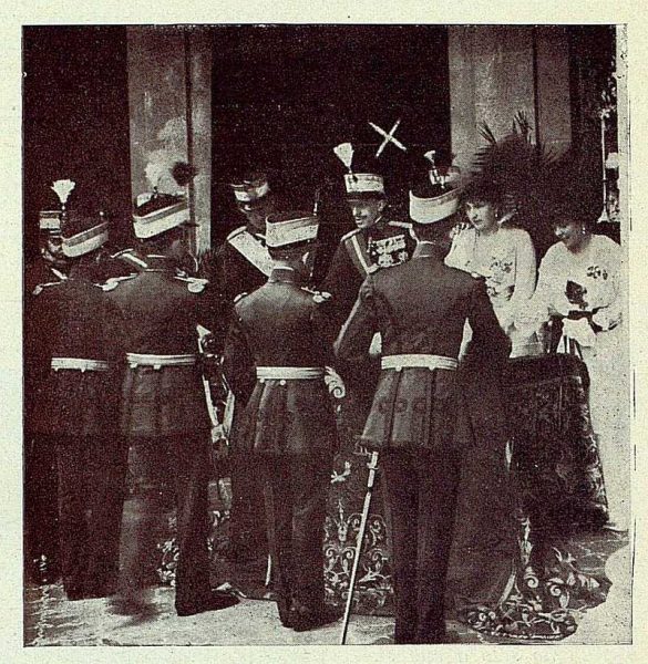 TRA-1927-243 - Bodas de Plata en el Trono, acto de entrega de Reales Despachos - Foto Rodríguez